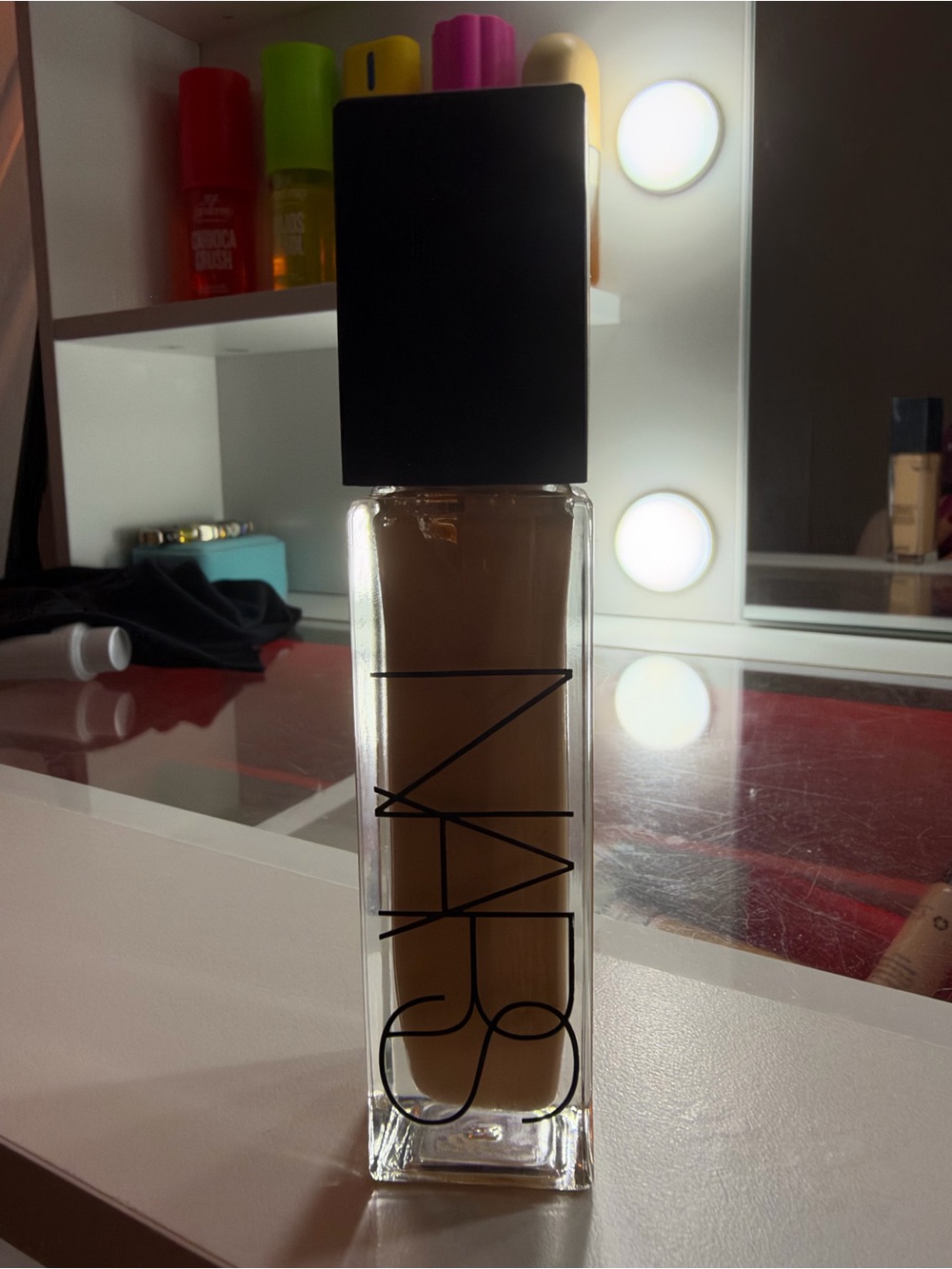 NARS Sheer Glow Liquid Foundation — Yukon
